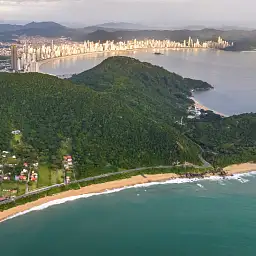 Balne�rio Cambori� acompanha valoriza��o